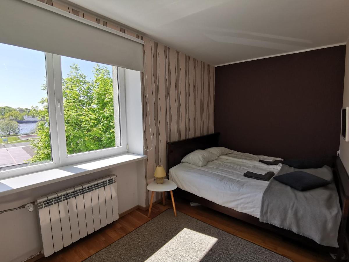 Kesklinna Silla Apartment - Free Parking Pärnu Esterno foto