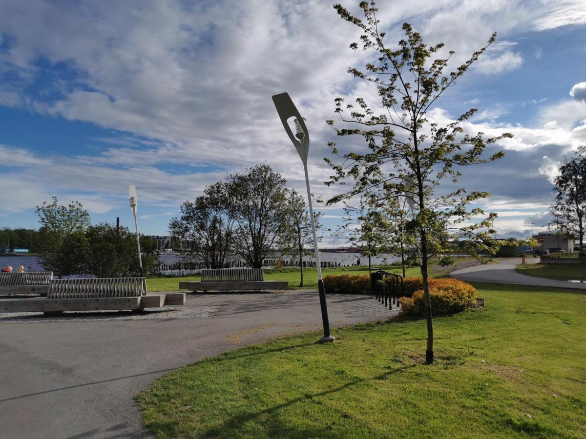 Kesklinna Silla Apartment - Free Parking Pärnu Esterno foto